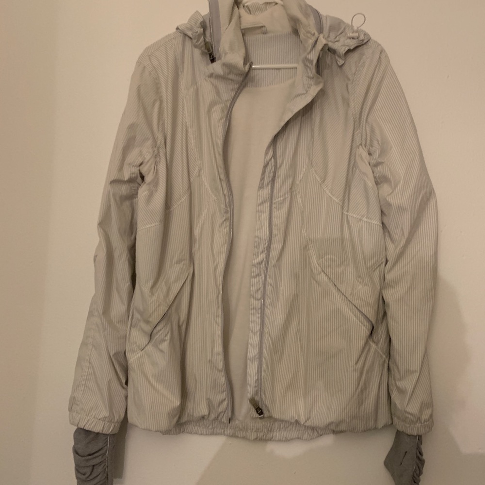 Lululemon workout windbreaker
